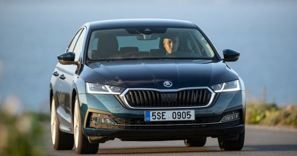 Сериозни затруднения с доставките и за чешката марка, чийто представител у нас ни обясни, че относително безпроблемни са само поръчките за по-големите кросоувъри начело с Kodiaq. При популярните у нас Octavia и Superb доставката отнема над половин година. 

Най-продавани модели: Octavia - 104, Kodiaq - 98, Kamiq - 37
