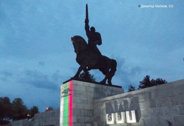 Август е бил най-опасният месец по пътищата на областта, с 4 смъртни случая от общо 13-те за годината. Тежките катастрофи са 123, при население от 170,000 жители. 
Катастрофи на 100,000 жители: 72.4
