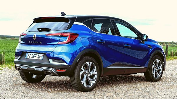 Кризата с чиповете и повишените цени са двата фактора зад спада при Captur, който е почти 19% спрямо 2021 година. 
