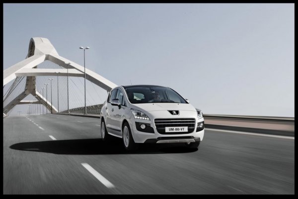 Peugeot 3008 HYbrid4 