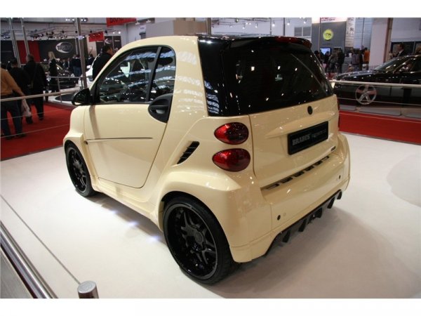 Разхода на гориво, според тунерите от Brabus е 4.6 литра на 100 километра - извън града и 6.7 литра в градски условия.