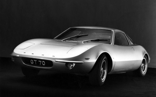 Докато GT40 бързо се превръща в икона, неговият наследник, V6 GT70 със средно разположен двигател, бързо изпада в забрава. Построен е от Ford of Britain за ралита, но никога не се налага и моделът приключва със само шест бройки.