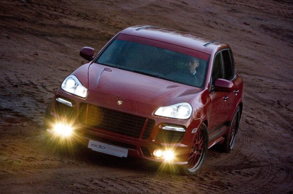 Доработеният от Edo Competition, Cayenne GTS ускорява до 100км/ч за 6.4 секунди и постига максимална скорост от 270 км/ч