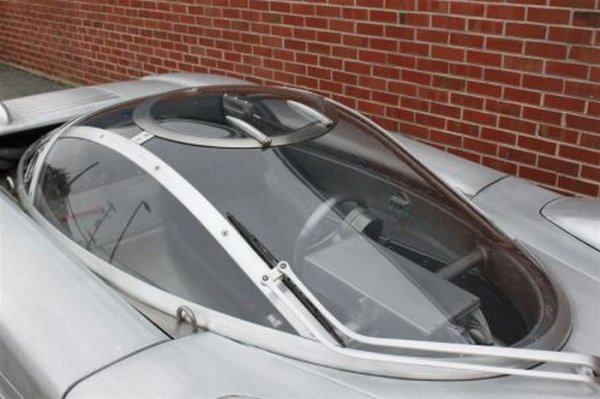 Sea Lion - Амфибия, която може развива 100 км/час при движение във вода и 190 км/час на сушата