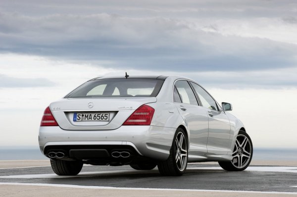 Mercedes AMG S65 2010