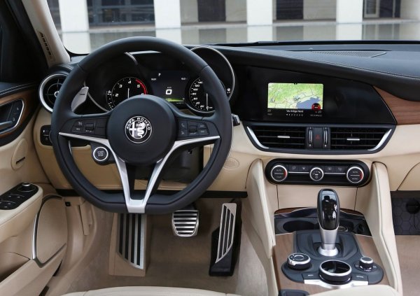 В случая с бензиновите двигатели си струва да се обърне внимание на историята на обслужване и редовността на смяната на масло. Понякога има случаи, в които се образуват отлагания в системата за определяне на времето, които могат да бъдат премахнати чрез промиване на двигателя. 

Избягването на непрекъснато шофиране на къси разстояния и използването на висококачествени масла и горива са в основата за безпроблемна работа.
