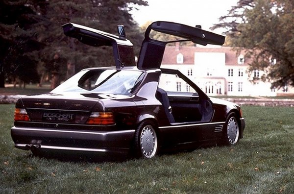 Boschert B300-24 С Biturbo дебютира на автосалона във Фрнкфурт, като представлява скъсена E-Class с предна част на  SL R129 и с вдигащи се врати, тип "крила на чайка". Този автомобил няма как да остане незабелязан, тъй като всички го харесват, но пък малцина наистина си го поръчват. В крайна сметка компанията продава десетина бройки, като повечето са със стандартни врати (вдигащите са опция, а базовият вариант струва 165 000 марки). 

Както се полага на наследник на 300 SL, под капака не е тежкият V12 двигател, а редови 6-цилиндров мотор с обем 3,0 литра. Благодарение на двете турбини той развива 320 к.с., които са достатъчни за развиване на максимална скорост от 274 км/ч.
