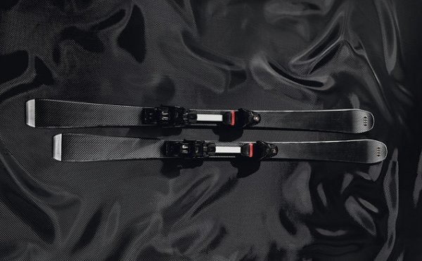 <p><em>Големите автомобилните компании предлагат алтернатива за зимата</em><br />   <span class="rest"><b style=""><br />А</b></span><span class="rest"><b style=""><span lang="EN-US" style="">udi<br /></span></b></span><span class="rest"><br />В </span><span class="rest"><span lang="EN-US" style="">Audi</span>  не се вълнуват много-много от шейни, но за да не остават по-назад, са  направили прост дървен модел, който струва 49.90 евро. Далеч  по-впечатляващо изглеждат ските, които инженерите от Инголщад са създали  заедно с компанията </span><span class="rest"><span lang="EN-US" style="">Head</span>.  Те са от специален материал, който може да понесе огромни натоварвания,  без да се счупи. За направата им са използвани алуминий, титан и  карбон, и затова тежат около 960 гр всяка. Това е с 200 гр по-малко от  нормален модел. Ските обаче все още са концептуален модел и не се  продават, затови е не се знае колко ще струват.</span><span class="rest"><b style=""><span lang="EN-US" style=""><br /></span></b></span></p>