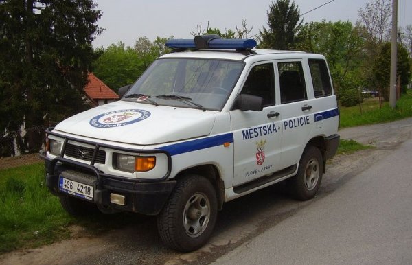 Всъщност това са три отделни, но много близки помежду си модела - УАЗ-3160, УАЗ-3162 и УАЗ Симбир. Това е и първият изцяло нов модел на УАЗ, а не само доработка на добрия стар 469. Произвеждат се между 1997 и 2003 година.
 