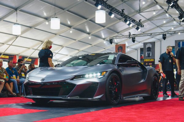 Още един модел с ограничен тираж, като Type S ще бъде лебедовата песен за второто поколение Honda NSX. Ще бъдат произведени само 350 бройки от хибридната суперкола, която получава подобрено окачване и актуализиран дизайн с преработена предна и нова задна част със спойлер, генериращ увеличена притискателна сила. Мощността е увеличена от 570 на 600 к.с., а моделът ще се продава предимно в САЩ, където цените му стартират от 171 495 долара.