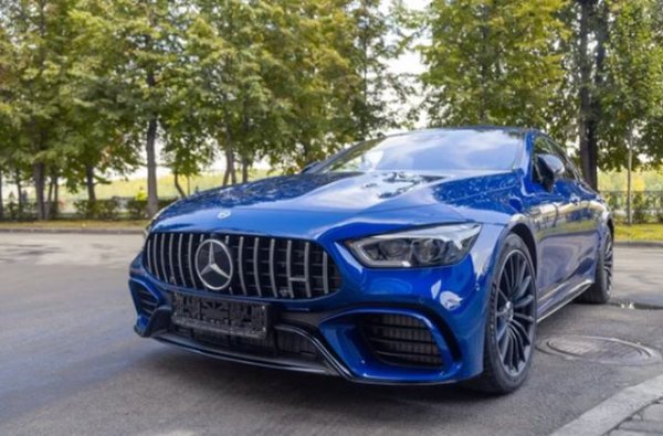 Брой изтегляния, които този модел се очаква да има за 30 години: 0,7

Най-новата версия на Mercedes-Benz AMG GT печели похвала за бързото си ускорение, но получава минуси заради пространството за багаж.