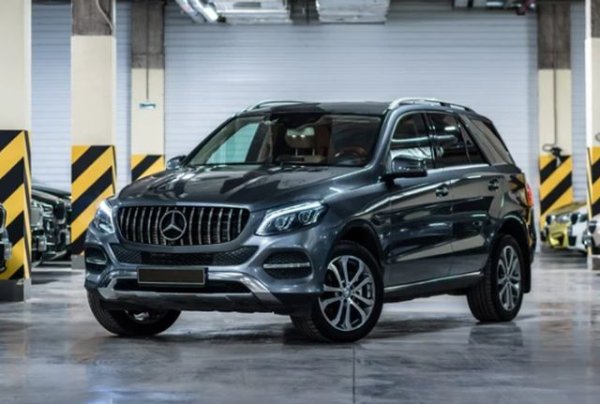 Брой изтегляния, които този модел се очаква да има за 30 години: 0,7

Последната версия на Mercedes-Benz GLE има актуализирана информационно-развлекателна система, но пък е и доста скъпа.