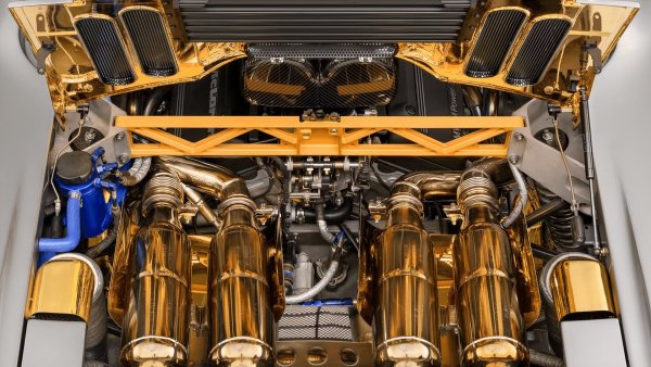 Модели - McLaren F1

Двигател - 6,1-литров, атмосферен V12

Мощност - 618 к.с.

Въртящ момент - 650 к.с.

Години на производство - 1992-1998