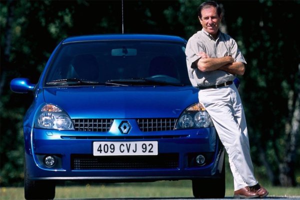 посланик на марката. Затова и често може да бъде видят на Фестивала на скоростта в Гудууд, където върти Renault 5 Maxi Turbo за кеф на публиката. В случая с Clio RS Jean Ragnotti, този автомобил излиза под това име на пазара във Франция, докато в други държави е известен като Clio Sport S, а тиражът му е 172 бройки.