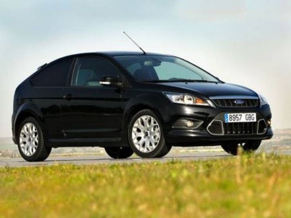 Точно както имаше специална версия на Focus за Хирвонен, имаше и такава за Яри-Мати Латвала. Те се различаваха лесно, тъй като този автомобил беше само в черно и получи 17-цолови джанти. Освен това беше и малко по-евтин - 18 470 евро. 