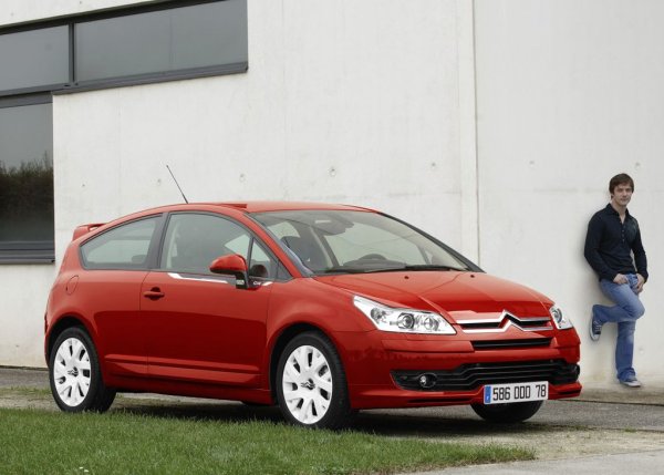 Това е един от моделите, които още може да се видят по улиците. През 2006 г. Себастиан Льоб имаше 3 световни титла в актива си и това стана повод Citroen да пусне на пазара специален модел. Той е разработев на базата на C4 Coup&eacute; от онова време, като се откроява със своята специфична боя, наречена Red Sport, подобна на тази на състезателната кола. Този компактен модел се предлага с множество двигатели &ndash; бензинови 1.6 със 110 к.с. и 2.0 със 143 и 180 к.с., както и турбодизели - HDi 110 и HDi 138.