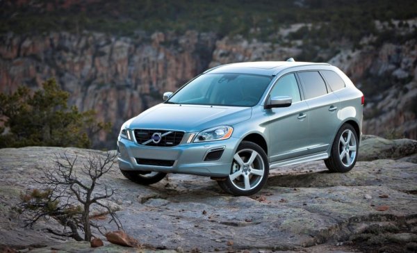 Среден процент проблеми: 18.6%
Среден пробег: 171 000 км
Първата генерация (2008–2016) на компактния шведски SUV се представя добре според TUV. Слабост е автоматичната скоростна кутия. Сигналите на парктроника и на останалите системи за безопасност са изнервящи и дори стряскащи. Има много докладвани случаи на предсрочно заминали акумулатори. От двигателите най-много проблеми създава дизелът с 205 коня. Имаше сервизни акции за сервоусилвателя и за обтегача на веригата при петцилиндровия дизел.