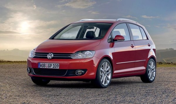 Среден процент проблеми: 16.8%
Среден пробег: 101 000 км
Golf Plus неизменно е доста по-нагоре в класирането от обикновения Golf - независимо, че се правят в един завод и върху една и съща платформа. При 10-годишните екземпляри всички основни области са в зелената зона, с изключение на светлините и разхода на масло, които попадат в жълтата. И тук трябва повишено внимание към 1.4 TSI и неговата разтягаща се ангренажна верига. При 2.0 TDI имаше дефектни цилиндрови глави, но това бе отстранено още в края на 2005 година. 
