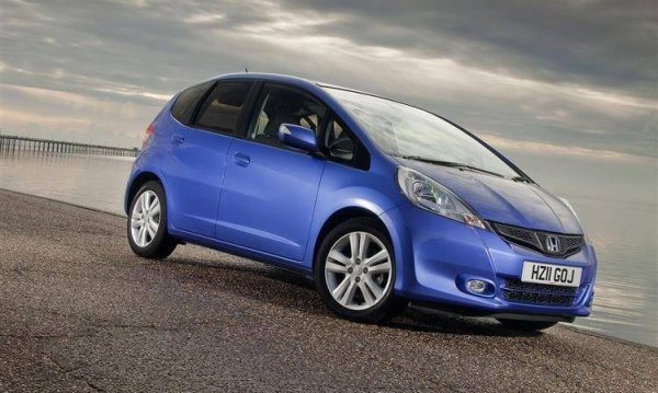 Среден процент проблеми: 16.2%
Среден пробег: 100 000 км
Тази функционална и практична кола е единствената Honda, която е достатъчно масова в Германия да попадне в ранглистите на TUV. Единствената по-сериозна слабост на този автомобил са спирачните апарати. Имаше сервизни акции заради нашумелите "гърмящи" въздушни възглавници на Takata. 
