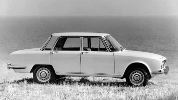 Дори Alfa Romeo проявява интерес към двигател, като накара екип техници да работят заедно с NSU за известно време. И тук усилията не бяха достатъчни за решаване техническите проблеми на двигателя, но някои модели като седана 1750 г. и Spider бяха оборудвани с прототипи с 1 или 2 ротора, развиващи около 50 и 130 коня. Те обаче остават само като експерименти, а след изоставянето на научните изследвания са унищожени.