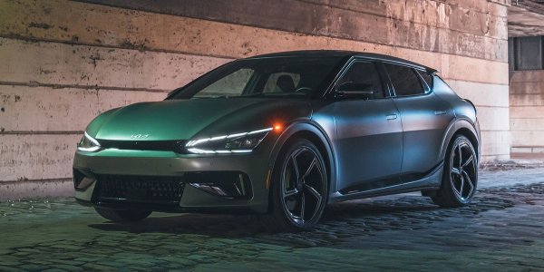 Най-добре се е представила в теста версията Wind с един електромотор. Снабдената с два агрегата и доста по-мощна GT версия добавя за един час заряд за изминаването на 914 км. 
