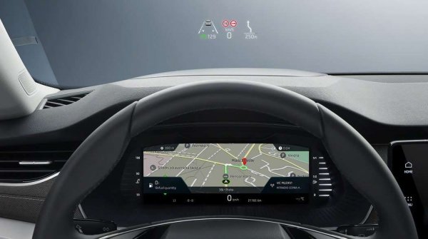 В Skoda Octavia показателите на скоростомера или данните от навигацията вече се проектират директно върху предното стъкло, а не върху прозрачен дисплей.