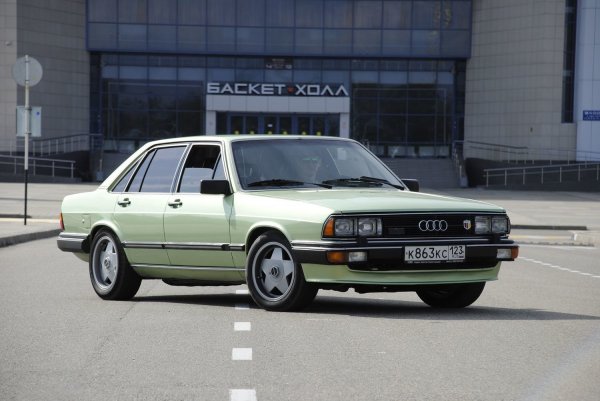 Audi 200