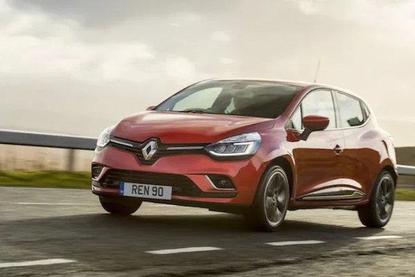 И през 2018 Golf удържа първата позиция, но отчита трета поредна година на спад в продажбите, свързан и с усложенията, които концернът имаше със сертифицирането на моделите си по новия цикъл WLTP. След него се наредиха Renault Clio, VW Polo и Ford Fiesta. В челната петица попадна и VW Tiguan, който измести Nissan Qashqai като най-продавания кросоувър в Европа. 