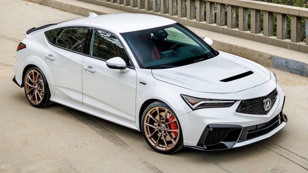 Двигател &ndash; 2,0-литров, турбо VTEC, редови 4-цилиндров

Мощност &ndash; 320 к.с.

Въртящ момент &ndash; 420 Нм

Ускорение от 0 до 100 км/ч &ndash; 5,2 секунди