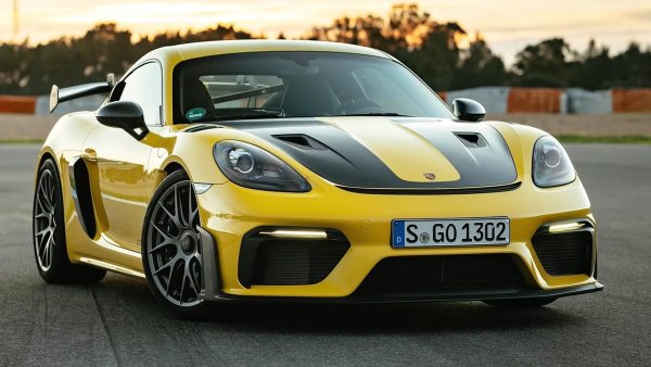 Двигател &ndash; 4,0-литров боксер с 6 цилиндъра

Мощност - 500 к.с.

Въртящ момент &ndash; 450 Нм

Ускорение от 0 до 100 км/ч &ndash; 3,2 секунди 