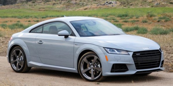 Audi TT предизвика фурор при представянето си пред публика през 1999 година. Това всички се включиха в концепцията за 4-цилиндров двигател с турбокомпресор, работещ със легендарната система quattro 4WD на производителя от Инголщад.

Когато обаче хората започнаха да купуват тази кола, се оказа, че тя е опасна. Наложи са Audi да организира няколко сервизни акции, за да прави промени по модела. На всичко отгоре, в наши дни оригиналният TT вече изглежда доста остаряло, което го прави още по-непривлекателно за обикновения купувач.