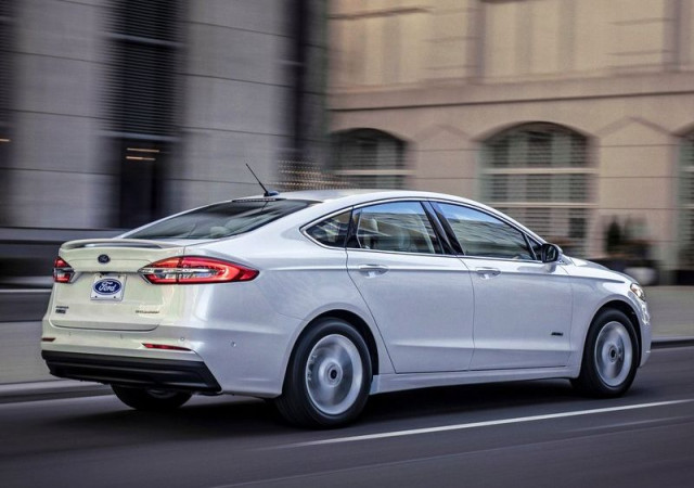 Ford-Fusion-1
