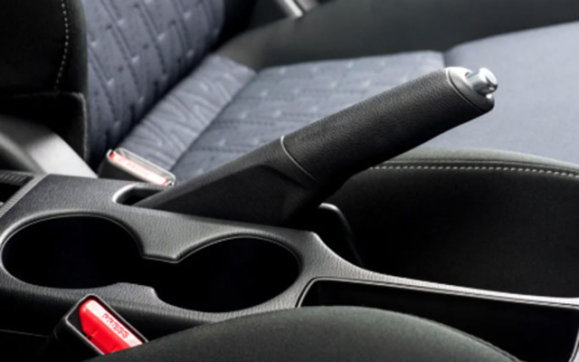 ръчна спирачка