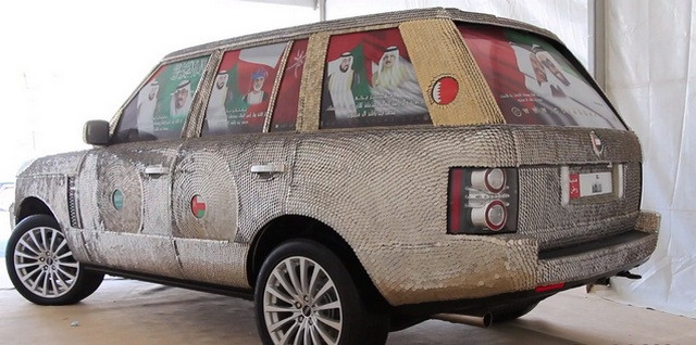 range-rover-gets-covered-in-57412-coins-video-56525_1