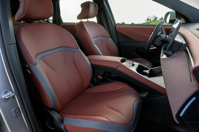 BMW iX3 50 xDrive, тест драйв