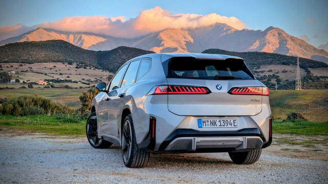 BMW iX3 50 xDrive, тест драйв