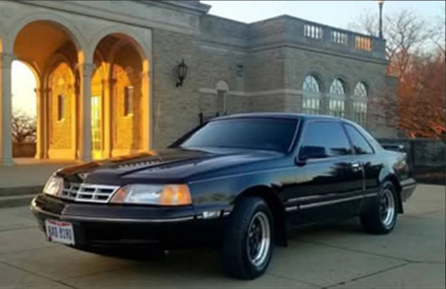 Ford Thunderbird, горяща кола, обява