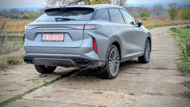 Omoda 9 SHS, тест драйв