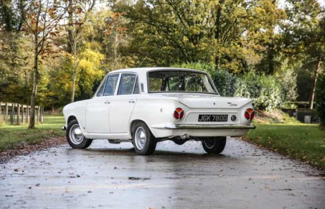 Ford Cortina