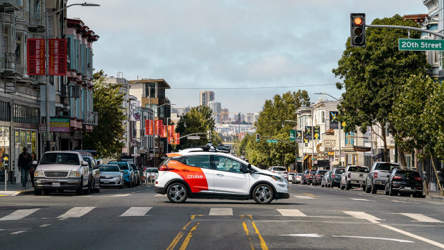 Калифорния ограничава безпилотните таксита на GM и Honda