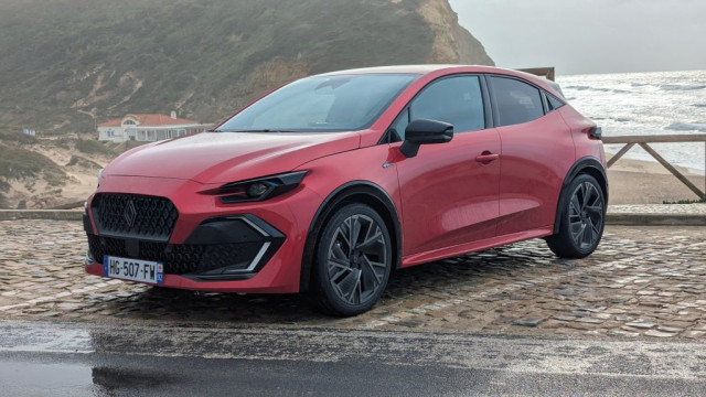 Renault Clio 2026, тест драйв