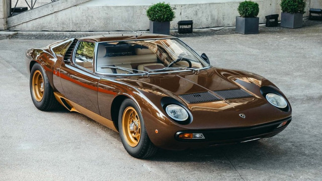 Lamborghini Miura SV