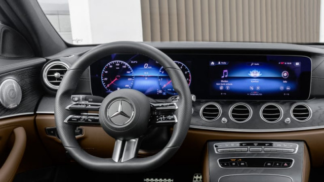 Mercedes-Benz E-Class - нов волан