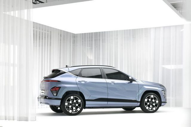 2024 Hyundai Kona Electric-1