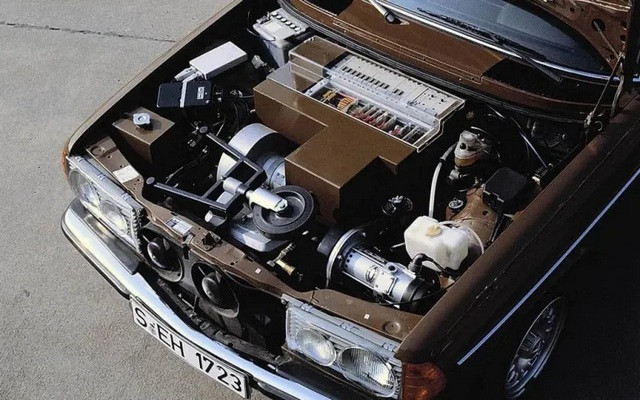 Mercedes-Benz W123 Elektro Antrieb-1