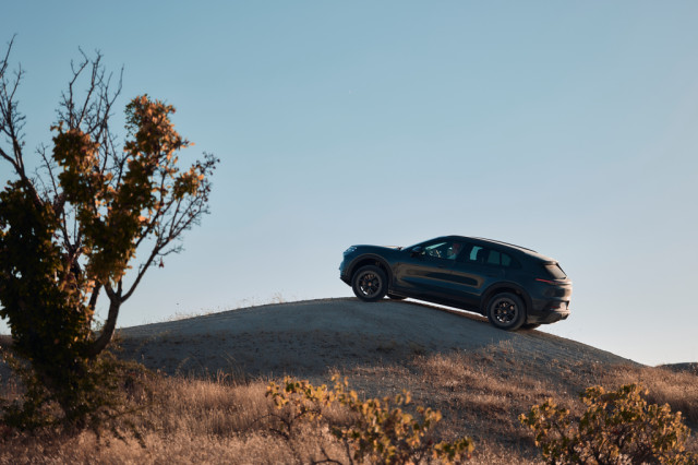 Porsche Cayenne Electric, тест драйв