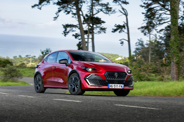 Renault Clio 2026, тест драйв