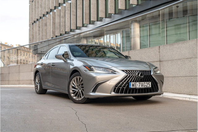 Lexus ES 300h 