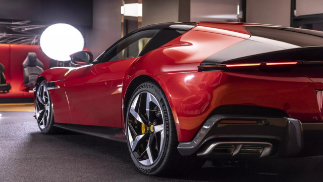 Ferrari 12 cilindri