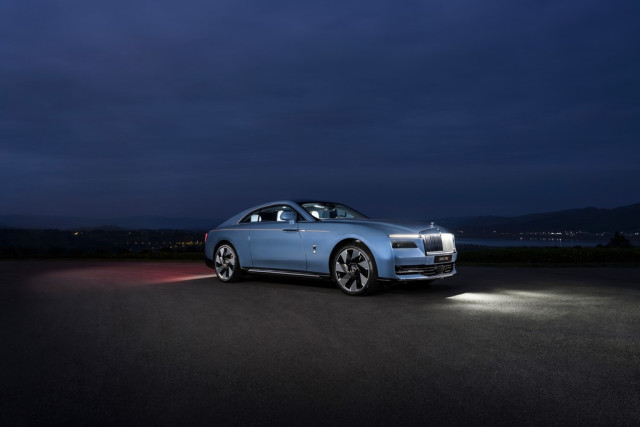 Rolls-Royce Spectre тест драйв